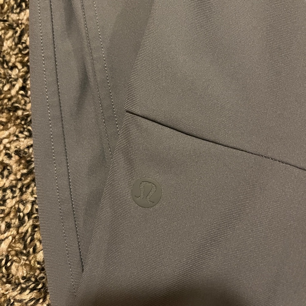 Lululemon light Gray ABC Skinny-fit joggers